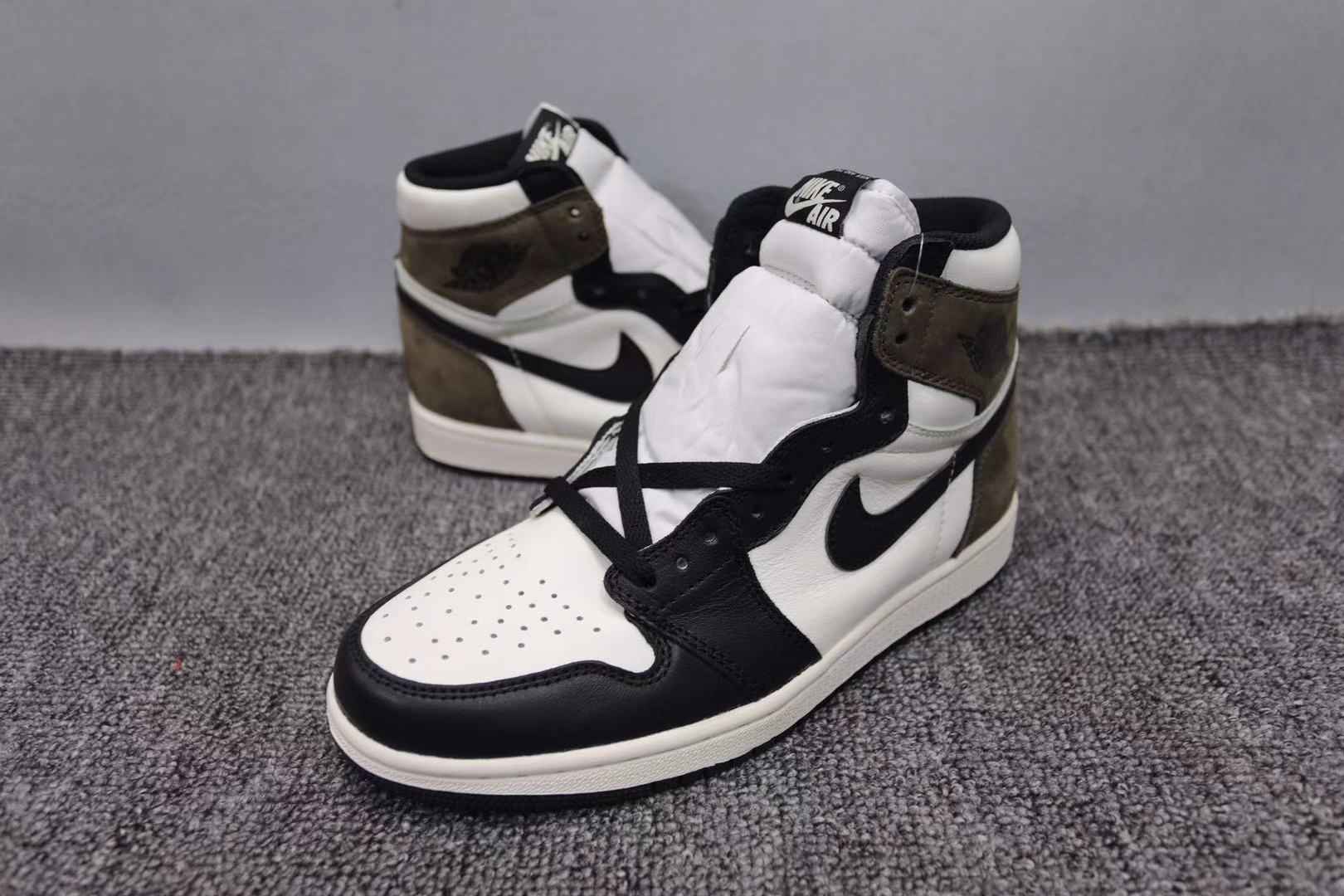 New 2021 Air Jordan 1 Reverse Swoosh White Black Gold - Click Image to Close